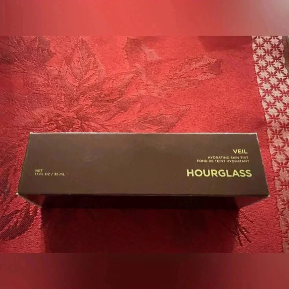 Hourglass Other - Hourglass Veil Hydrating Skin Tint Foundation - SHADE 18 - 1.1 oz / 35mL NEW